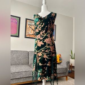 Unique Vintage 1920s Emerald Velvet Floral Burnout Hemingway Flapper Dress